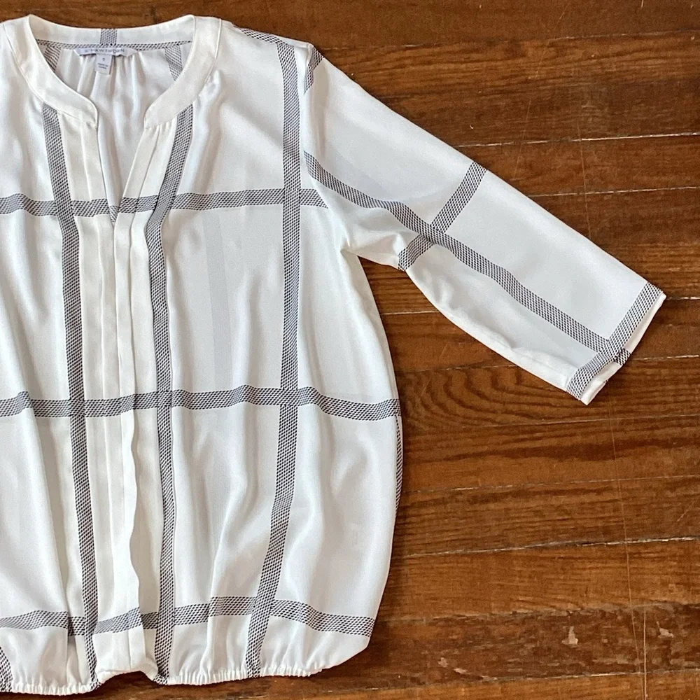 41 Hawthorn White and Black Boxy Blouse with Mandarin Collar - Picture 6 of 11